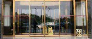 現(xiàn)在會所裝修都用這種門，耐用又好看，后悔沒聽設計師的話