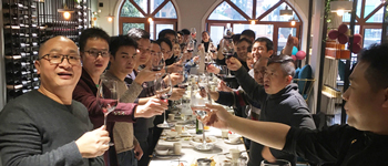 超越夢(mèng)想 ，共創(chuàng)輝煌！燦源裝飾成功舉辦2019新春年夜飯活動(dòng)