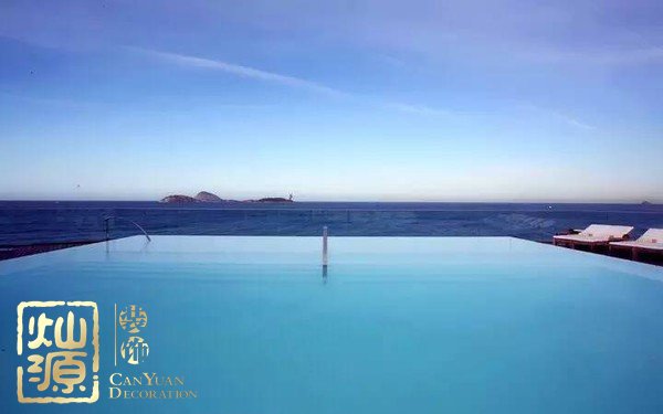 全球首個無邊泳池即將開建 屋頂泳池或?qū)⒊蔀槁玫晷聦? /> 
</p>
<p style=