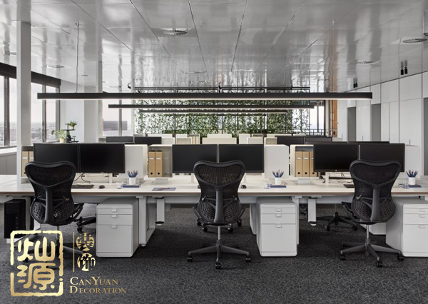 法國農(nóng)場母雞熱死 下一個(gè)可能就是辦公室里的你了