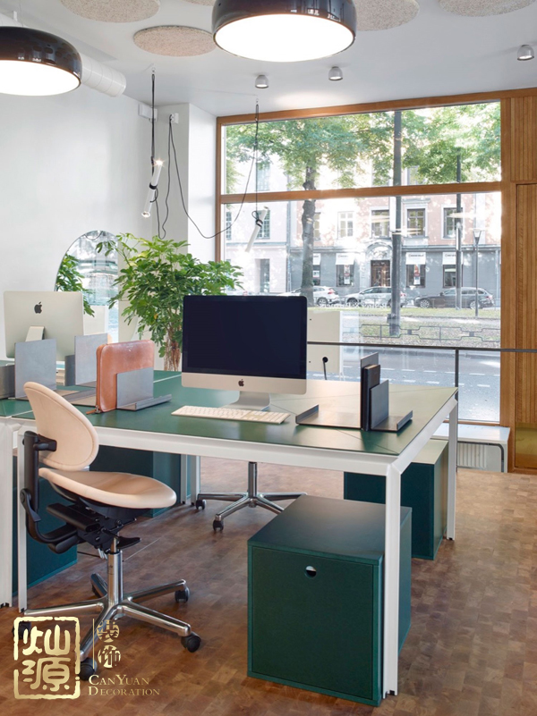 小面積辦公室怎么布置？瑞典設(shè)計(jì)師教你打造高利用率的垂直空間