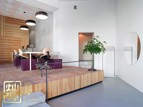 小面積辦公室怎么布置？瑞典設(shè)計(jì)師教你打造高利用率的垂直空間