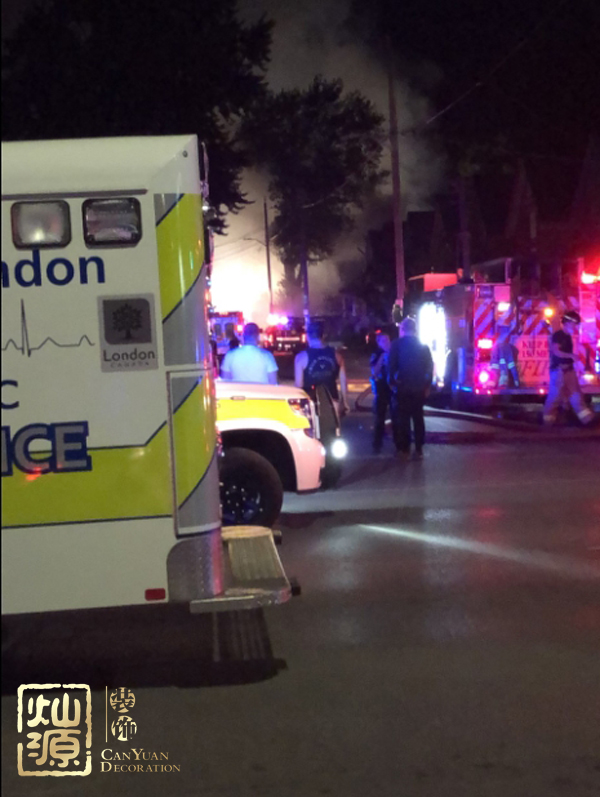 英國倫敦發(fā)生爆炸 探究英國倫敦發(fā)生爆炸的原因及現(xiàn)場照片