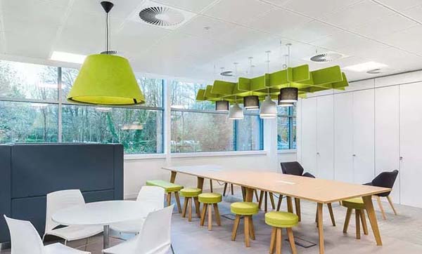 極簡辦公室裝修設(shè)計(jì)新年這樣裝，每天美出新花樣