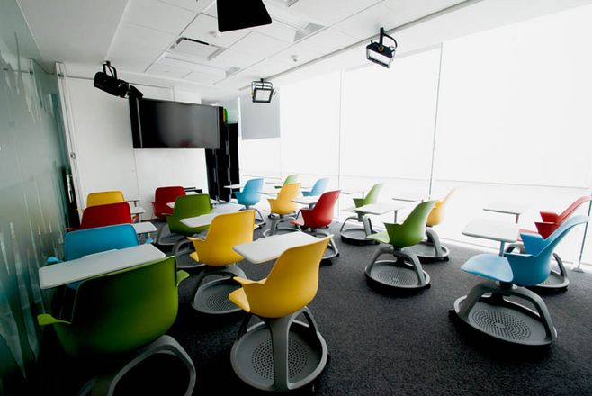 專業(yè)的商務(wù)辦公室裝修公司，這份設(shè)計(jì)會(huì)發(fā)光