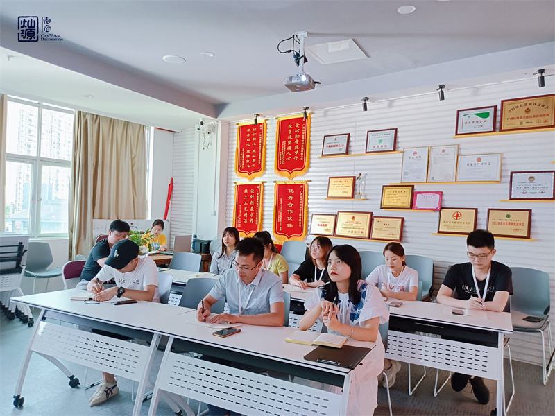 靠譜辦公室裝修公司-燦源裝飾學(xué)習(xí)現(xiàn)場